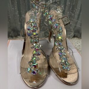 Beautiful Simmi London Rhinestone/Clear heels